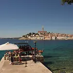 Charming Apartment In Heart Of Rovinj