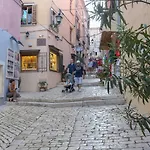 Charming Apartment In Heart Of Rovinj